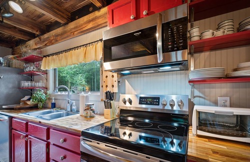 Mentone Cottage | Blue Crest Cottage-steps to downtown Mentone