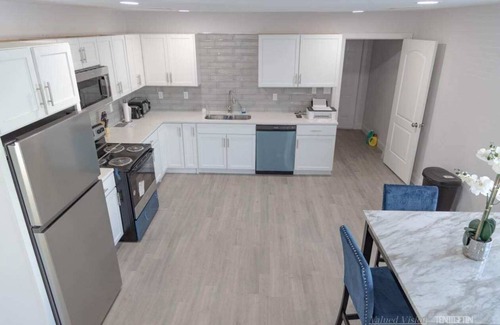 Southeast Houston House | Blue Crush near Downtown
