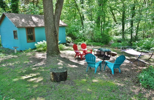 Sawyer Cottage | Blue Door Cottage steps from Warren Dunes State Park in charming Harbor Country