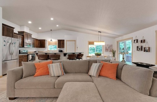Neahkahnie Beach House | Blue Drift Escape Family Retreat