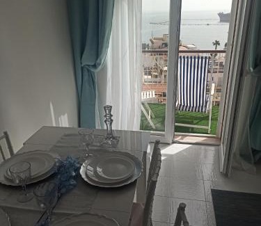 Gaeta House | Blue Eyes L'INCANTESIMO SUL MARE