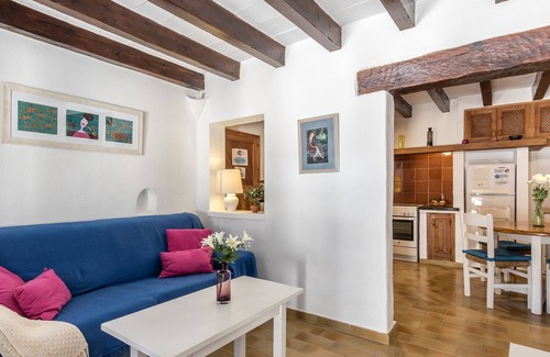 Cala San Vicente Ski Chalet | Blue fisherman house 2 By home villas 360
