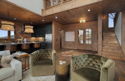 Blue Ridge Cabin | Blue Fox Lodge - Pet Friendly