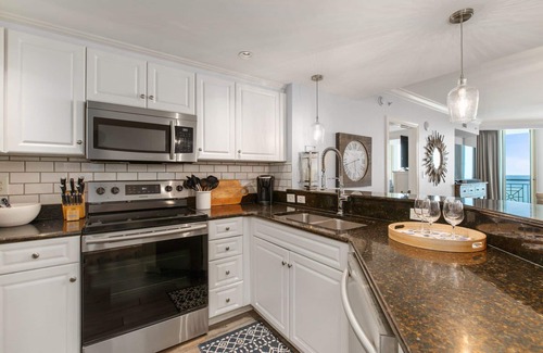 Ocean Drive Apartment | Blue Haven | Luxurious Oceanfront Condo at Mar Vista Grande