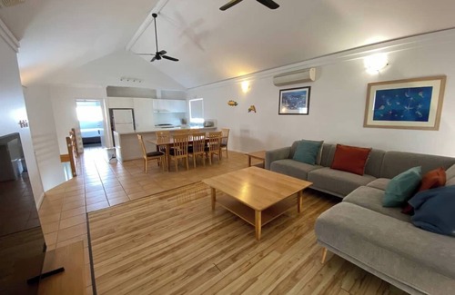Gnarabup House | Blue Haven: Ocean Views & Pool