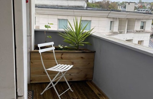 Saint-Cloud Condo | Blue Haven Sèvres Park view
