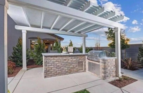 Roseville Villa | Blue Heaven