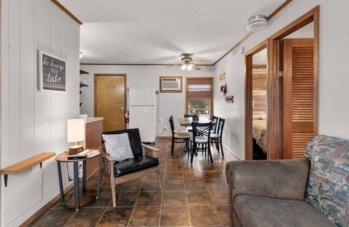 Jenkins Cabin | Blue Heron Cabin - Bring Your Boat, Enjoy The Swim Dock, Kayaks, Pool, and Views! | 8