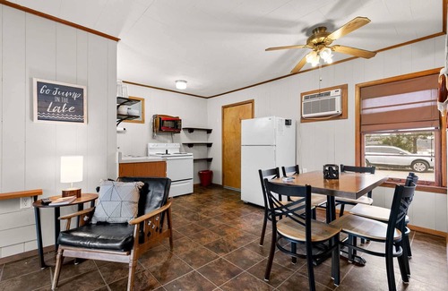 Jenkins Cabin | Blue Heron Cabin - Bring Your Boat, Enjoy The Swim Dock, Kayaks, Pool, and Views! | 8