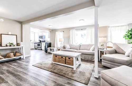 Verona Beach House | Blue Heron | Family Home by Sylvan Beach|Sleeps 12