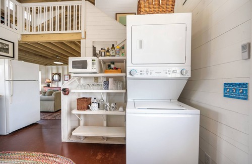 Whitefish House | Blue Heron Hideaway, Mountain Views on 14 Acres