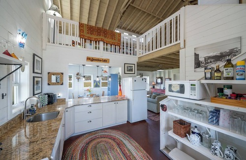 Whitefish House | Blue Heron Hideaway, Mountain Views on 14 Acres