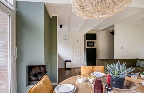 Zwiggelte House | Blue Heron I Modern Home with Fine Garden