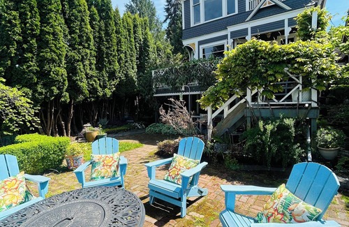Columbia City Apartment | Blue Heron Manor: Historic charm centrally located