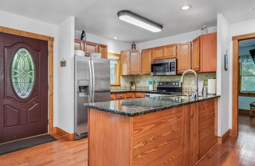 Chincoteague House | Blue Heron's Hideaway - A Trusted Guest Favorite for Spacious Comfort!