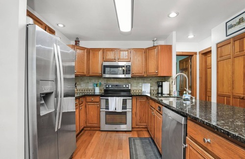 Chincoteague House | Blue Heron's Hideaway - A Trusted Guest Favorite for Spacious Comfort!