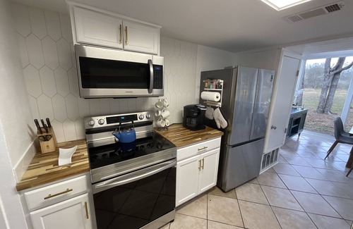 Horseshoe Bay House | Blue House! 5min to Lake LBJ and HSB Resort