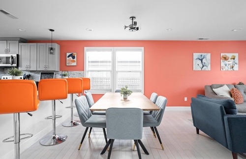 Indianapolis House | Blue Jewel | Vibrant, Pet Friendly, Grill