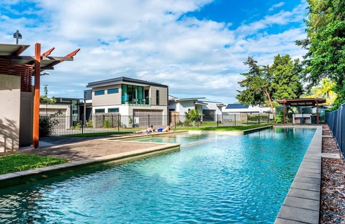 Trinity Beach Villa | Blue Lagoon Villa B in Trinity Beach