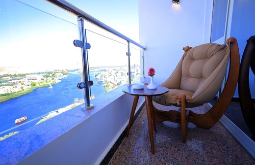 Al Duqqi Hotel | Blue Lotus Nile Suites Hotel Aswan