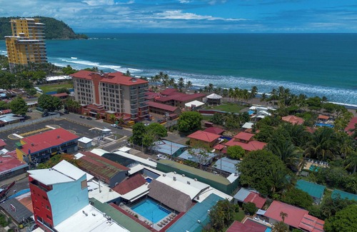 Jaco Resort | Blue Marlin 2 Private 10 Bedroom Resort - Next to the Cocal Casino.