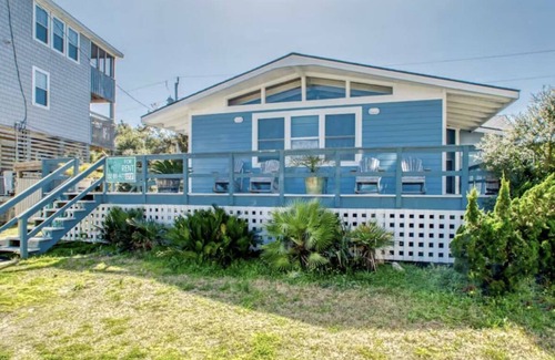Avon Cottage | Blue Mere- Oceanside, 450 ft to Beach Walkway, Avon NC, USA!