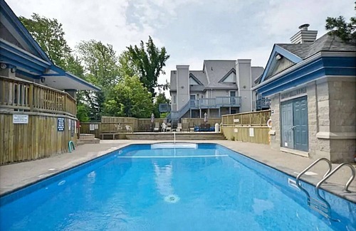 Craigleith Condo | Blue Mounain Suites - Ski In/Ski Out, Linens, Wifi