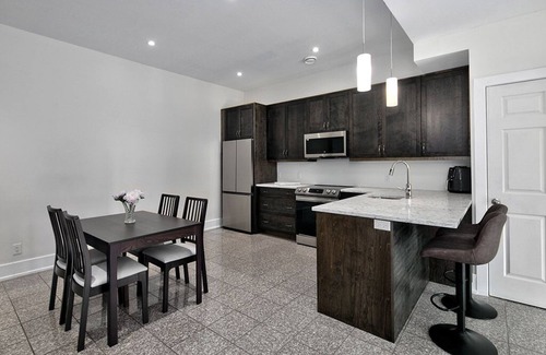 Craigleith Apartment | Blue Mountain Bliss: Ski-In/Ski-Out Luxury Escape