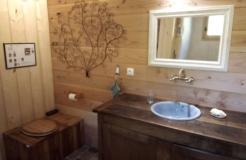 Bellegarde-en-Diois Bed & Breakfast | Blue Mountains Farm - Room