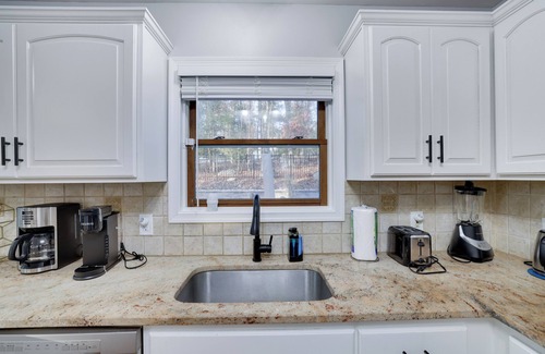 East Stroudsburg House | Blue Mountain Lake Retreat: Pool, Hot Tub, Lake