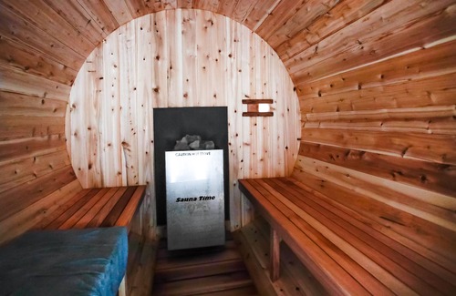 Meaford Cottage | Blue Mountain ★ Ski ★ Sauna ★ Fire Pit ★ Hot tub