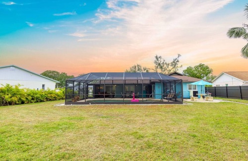 Bradenton House | Blue Oasis/Pool/4BD/3BA/Game Room & Firepit/minigolf/Pickleball