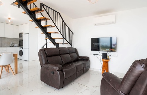 Faja da Ovelha House | Blue Ocean Cottage. Private Heated Pool, Magnificent ocean view. Quiet location.