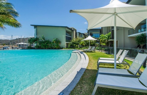 Nelly Bay Apartment | Blue on Blue Studio Room 1352