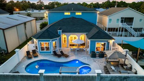 Crescent Beach House | Blue Paradise