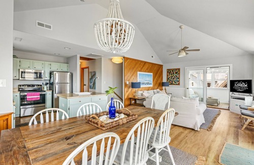 South Nags Head House | Blue Pearl: Steps to the Beach, Ocean Views, Spacious Decks