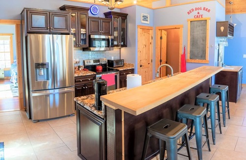 Massanutten House | Blue Pine Lodge - w/Hot Tub - What a Mountain Cabin Should Be!