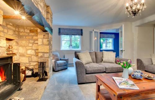Waren Mill House | Blue Poppy House