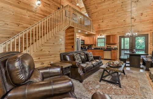 Cashes Valley Cabin | Blue Ridge Creek Retreat