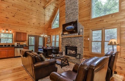 Cashes Valley Cabin | Blue Ridge Creek Retreat