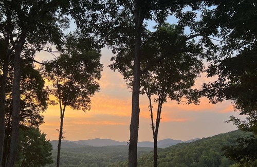 Ridgeline Vistas Cabin | Blue Ridge Mountain Views, Hot Tub, Game Room, Firepit, King Suites, Sleeps 9