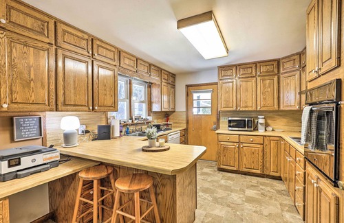 Brevard House | Blue Ridge Mountain Escape w/ Hot Tub, Grill!