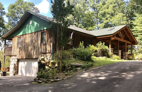Brevard Apartment | Blue Ridge Mountain Getaway, Pet-Friendly — Welcome!
