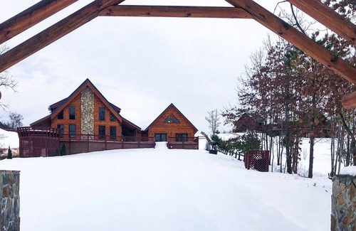 Dobson Cabin | Blue Ridge Mountain View Huge Log Cabin sleeps 18. Outdoor living & Game Room