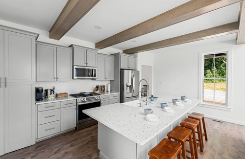 Afton House | Blue Ridge Mountain Views - Heart of VA Wine Country