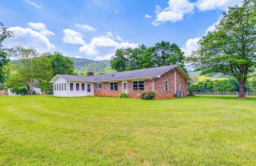 Laurel Springs House | Blue Ridge Mtn Views: Ranch-Style Home in Sparta!