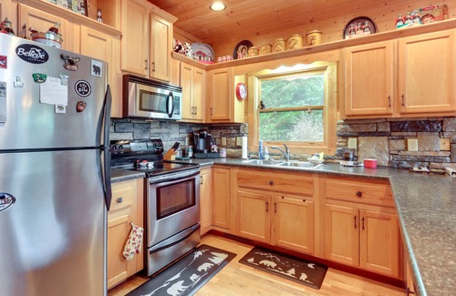 Foxfire Estates Cabin | Blue Ridge Vacation Rental w/ Decks & Views!