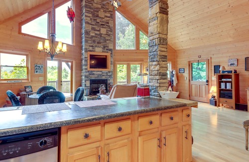 Foxfire Estates Cabin | Blue Ridge Vacation Rental w/ Decks & Views!