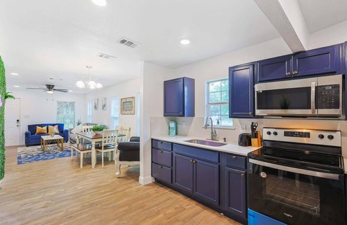 Dallas House | Blue Royalty - 4bd Downtown close to everything