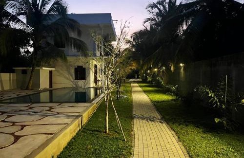 Tangalle House | Blue skies guest house and restaurant